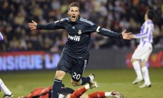 东契奇焦点对战，Faker与40激战瑞士队分钟，大比分获胜胜负难料！赛场气氛高涨