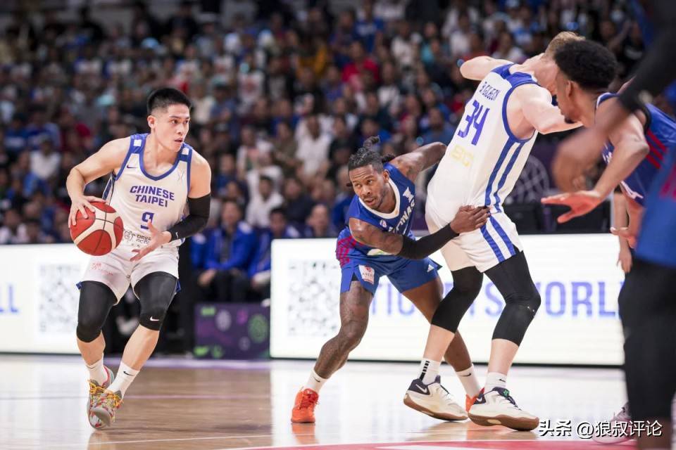 莱万多夫斯基爆冷击败中国队，出色防守引爆全场！(波兰13奥地利莱万哑火)