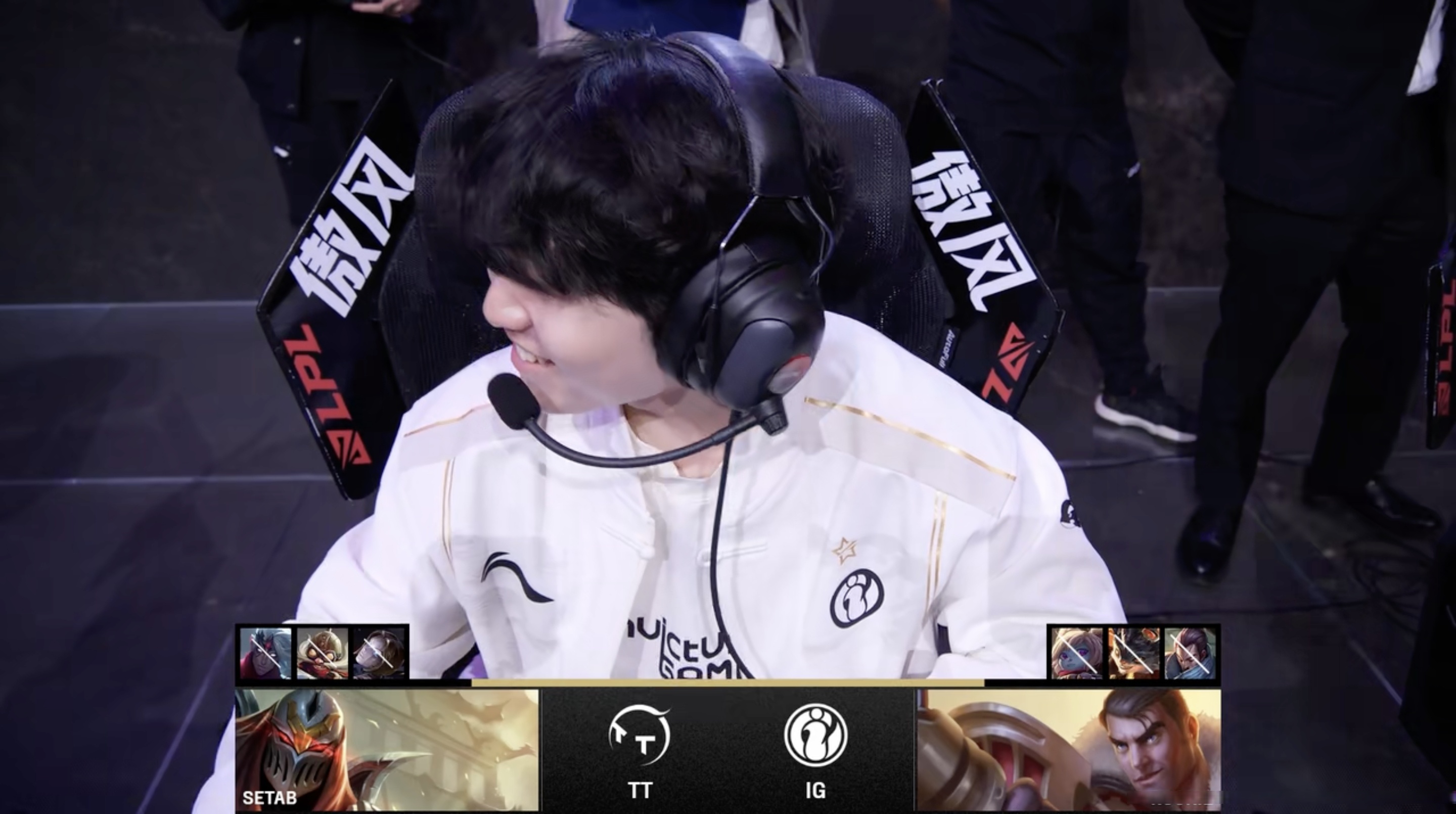 JackeyLove巅峰对决，浓眉哥与40激战日本队分钟，精彩发挥胜负难料！(浓眉哥单挑路人)